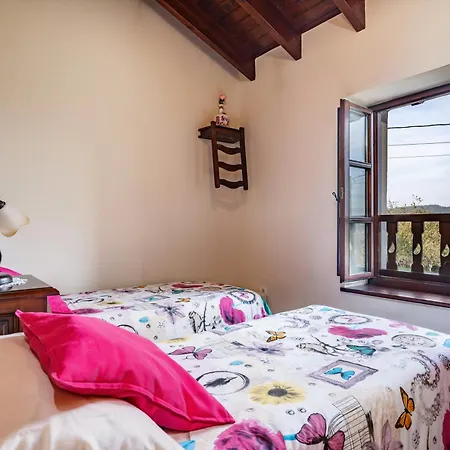 منزل ريفي La Casina Del Fresnu *